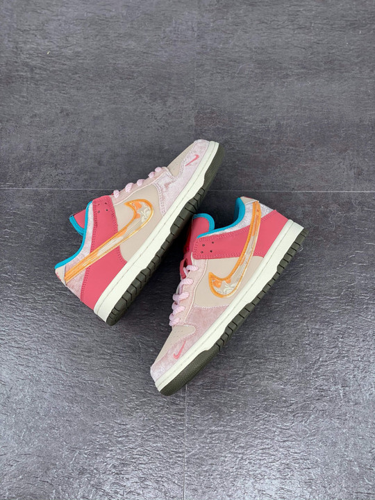 Social Status x Nike Dunk Low Strawberry Milk Dylaro